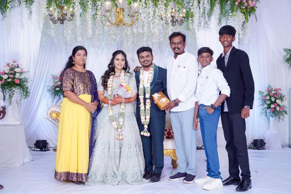 siren-movie-director-anthony-bhagyaraj-wedding-engagement-photos
